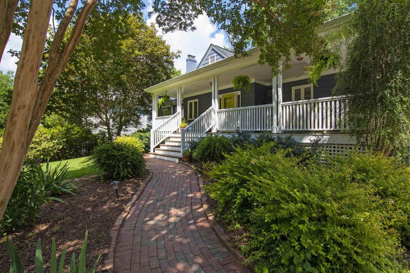 1226 Banbury Rd, Raleigh, NC 27607