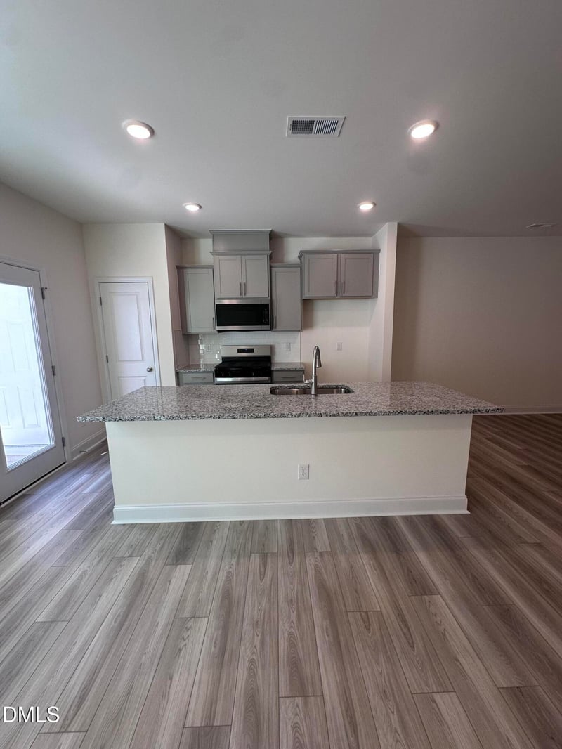 1226 Hammond Dr, Mebane, NC 27302