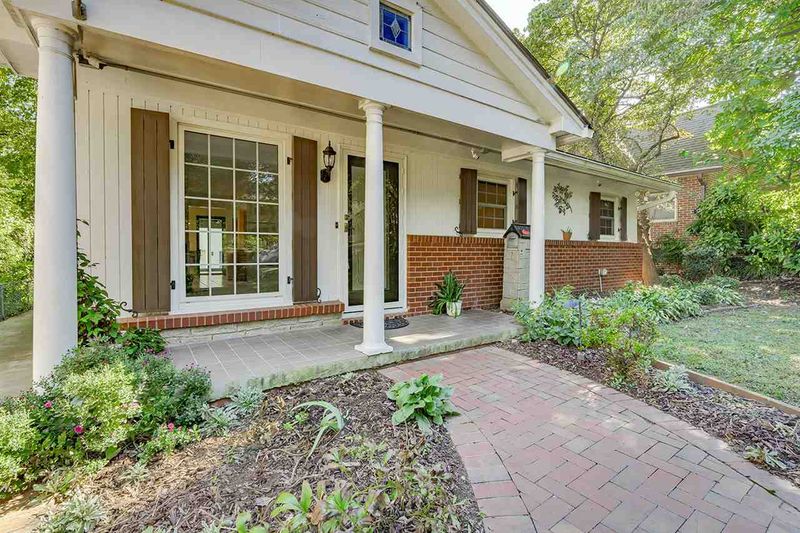 1226 Mordecai Dr, Raleigh, NC 27604