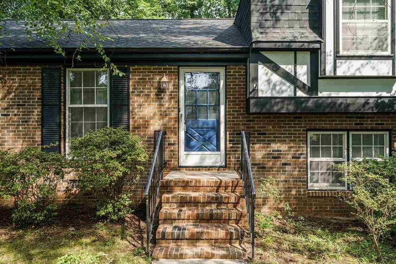 1226 Sturdivant Dr, Cary, NC 27511