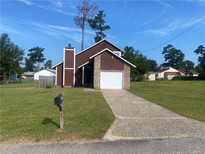 1227 Bromley Dr, Fayetteville, NC 28303