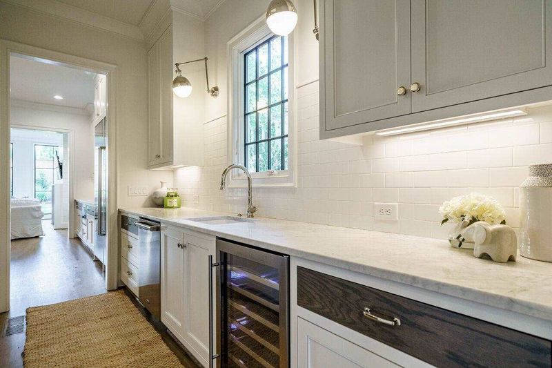 1227 Canterbury Rd, Raleigh, NC 27608