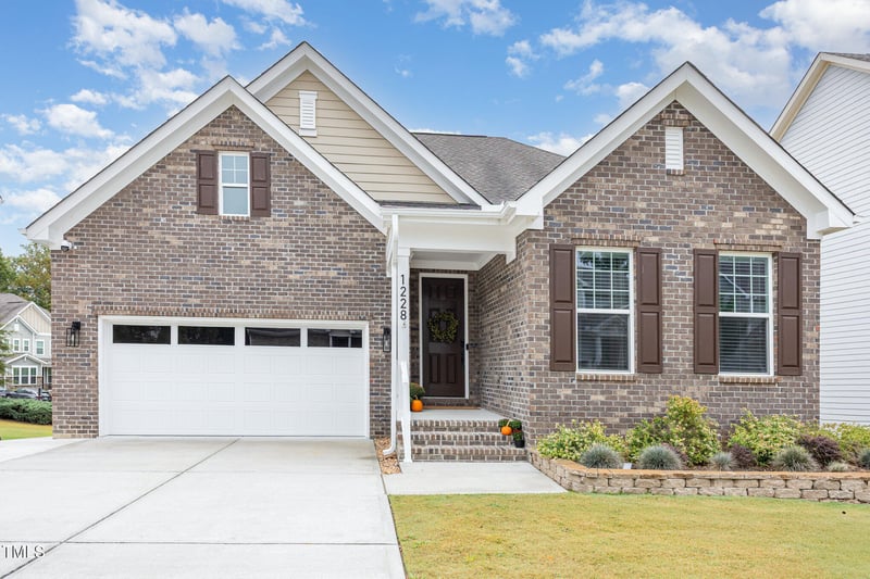 1228 Stonemill Falls Dr, Wake Forest, NC 27587