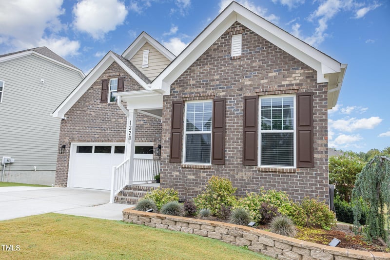 1228 Stonemill Falls Dr, Wake Forest, NC 27587