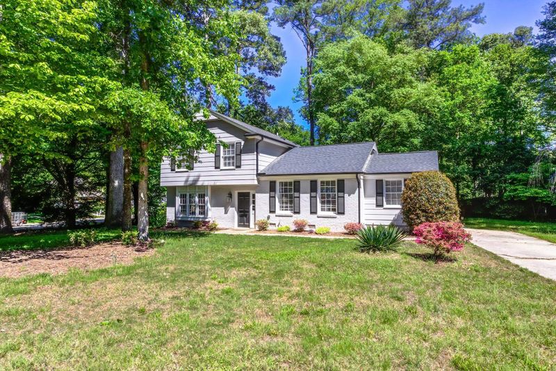 1228 Sturdivant Dr, Cary, NC 27511