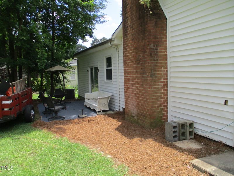 1229 Beverly Dr, Raleigh, NC 27610