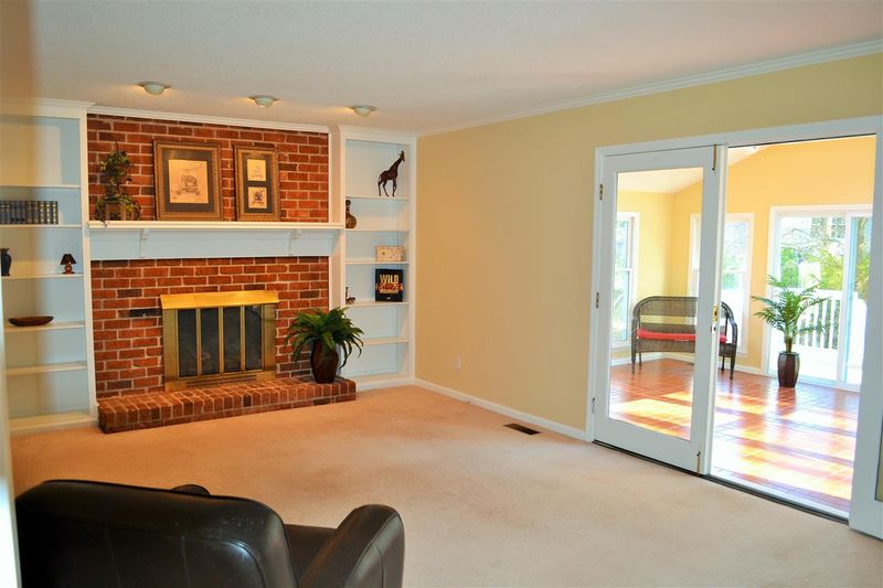 1229 Kimbolton Dr, Cary, NC 27511