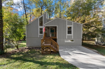 1229 Selwyn Ln, Cary, NC 27511