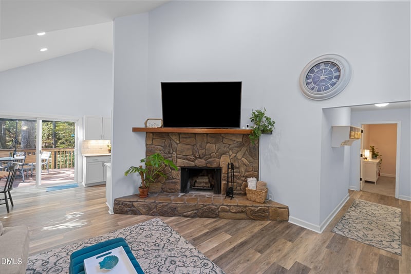 1229 Selwyn Ln, Cary, NC 27511