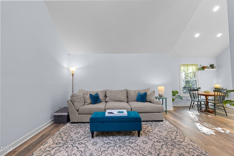 1229 Selwyn Ln, Cary, NC 27511