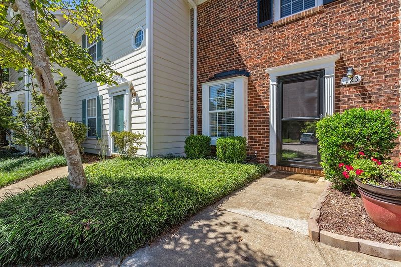 123 Assembly Ct, Cary, NC 27511