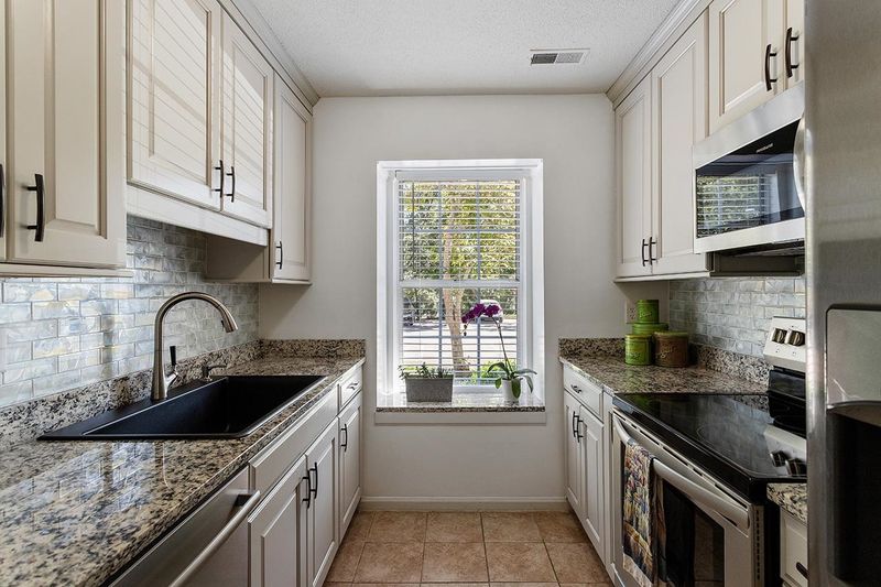 123 Assembly Ct, Cary, NC 27511