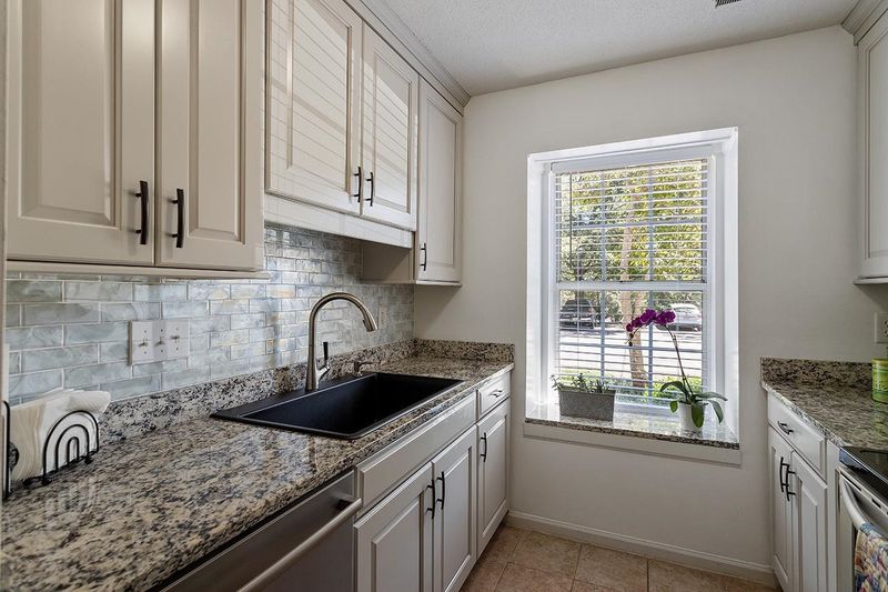 123 Assembly Ct, Cary, NC 27511
