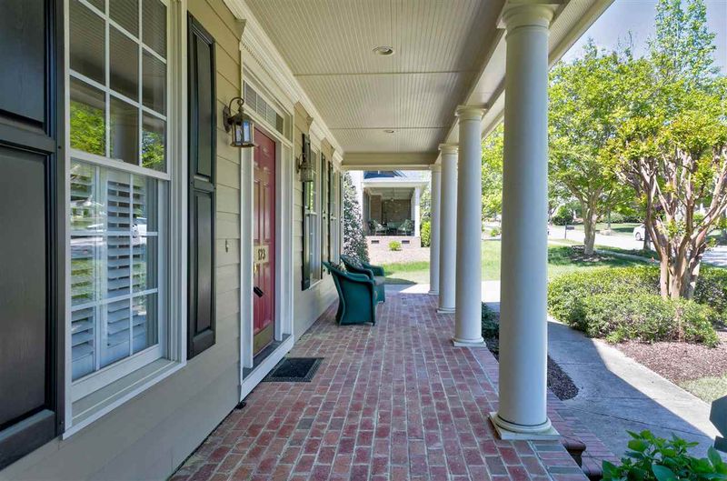 123 Barclay Valley Dr, Cary, NC 27519