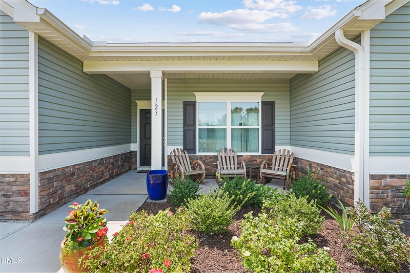 123 Bristow Ct, Four Oaks, NC 27524