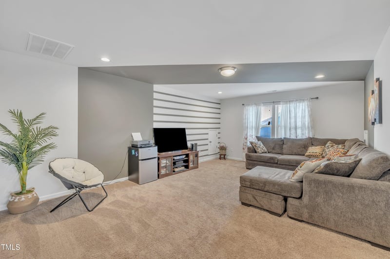 123 Carbone Ln, Clayton, NC 27527