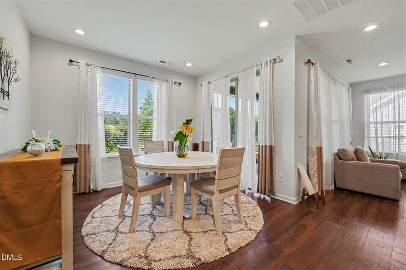 123 Carbone Ln, Clayton, NC 27527