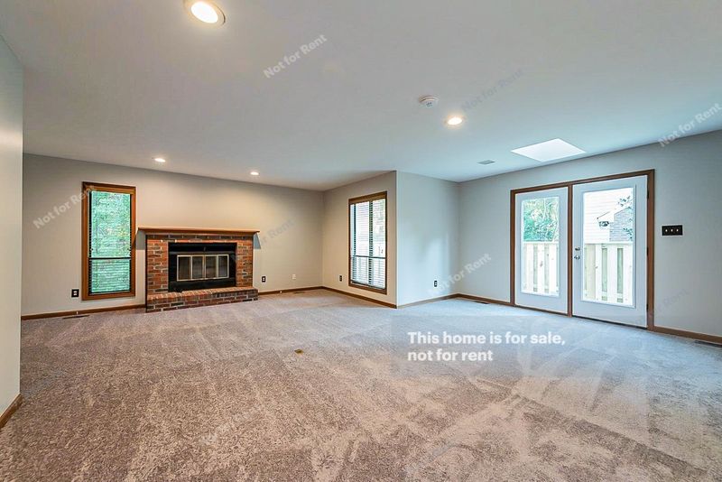 123 Clancy Cir, Cary, NC 27511