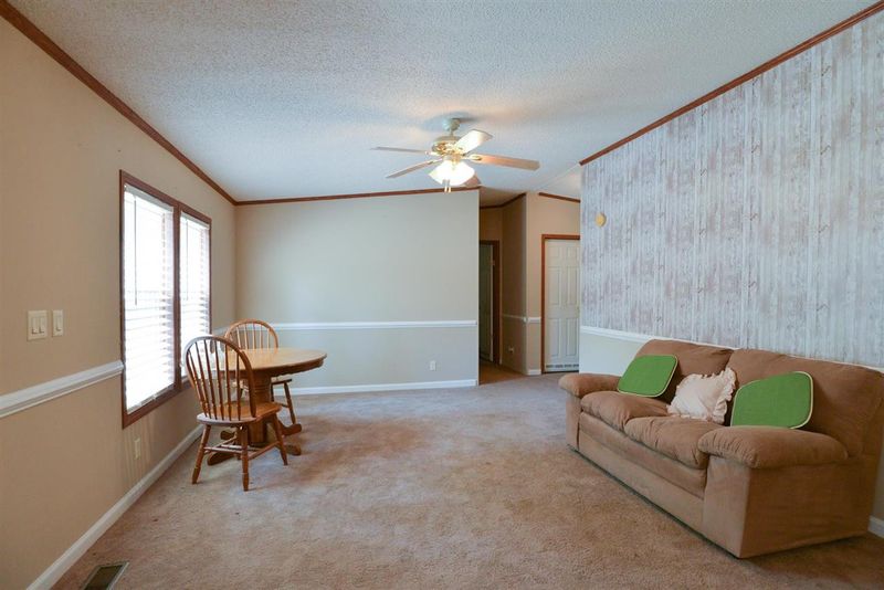 123 Debbie Dr, Clayton, NC 27527