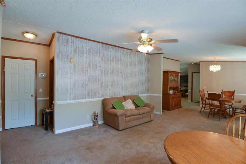 123 Debbie Dr, Clayton, NC 27527