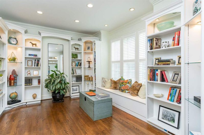 123 Greymist Ln, Cary, NC 27518