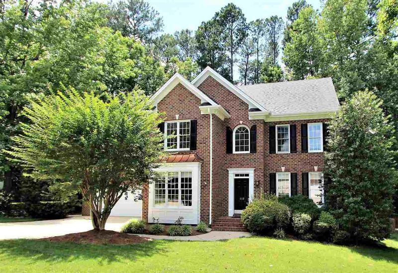 123 Hassellwood Dr, Cary, NC 27518