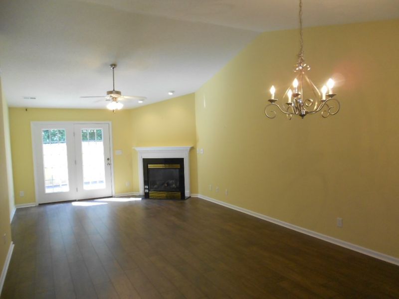 123 Kingston Ln, Graham, NC 27253