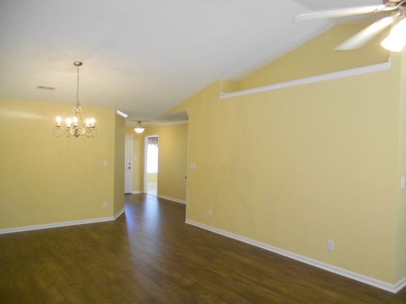 123 Kingston Ln, Graham, NC 27253