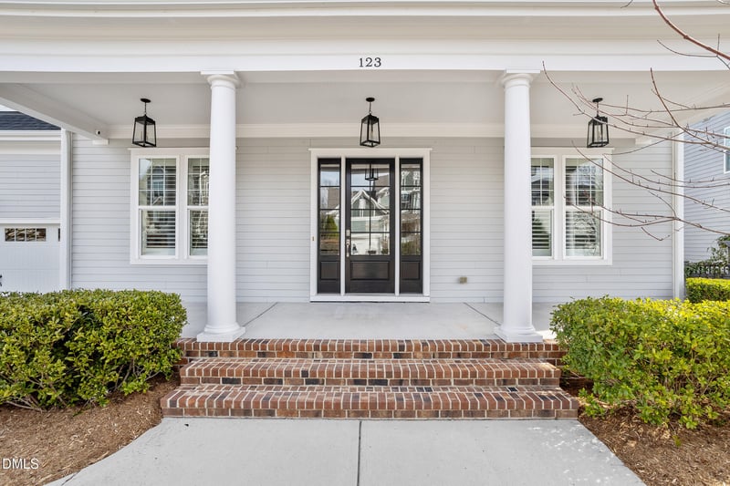 123 Larkin Ln, Chapel Hill, NC 27516