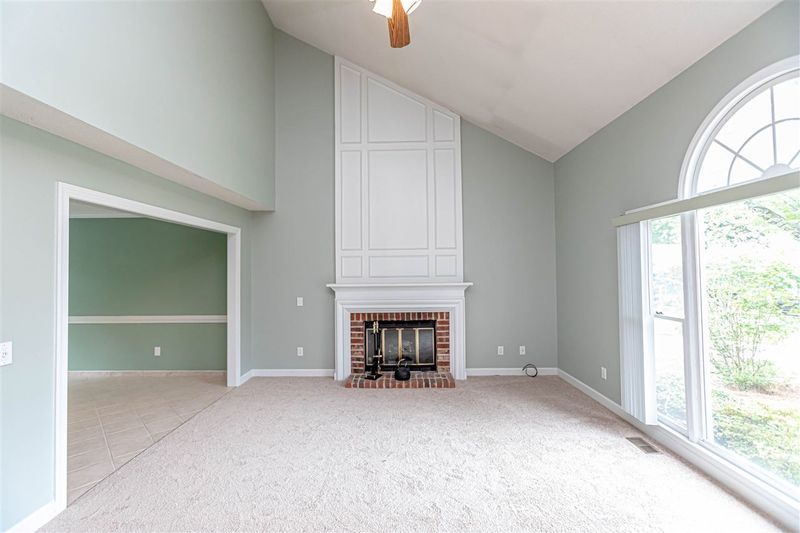 123 E Laurenbrook Ct, Cary, NC 27518
