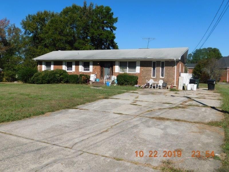 123 Lester Ct, Burlington, NC 27217