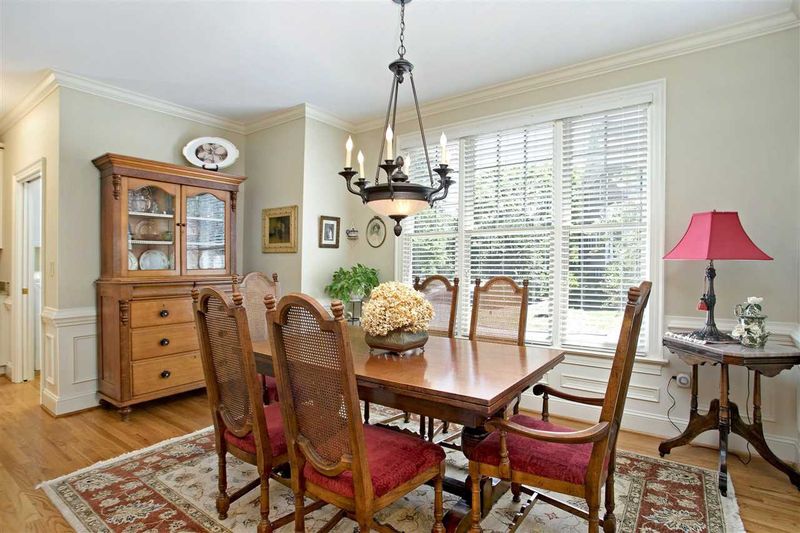 123 Lions Gate Dr, Cary, NC 27518