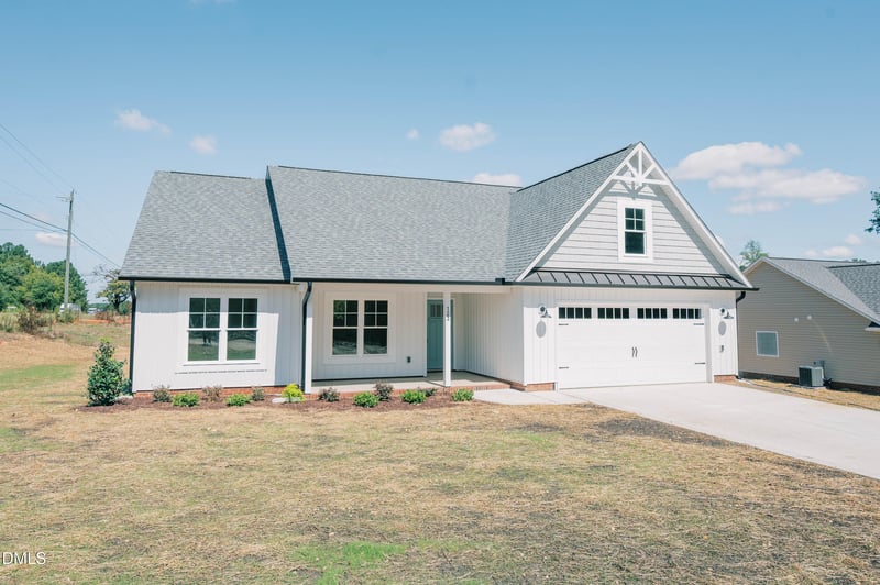 123 Maple Dr, Erwin, NC 28339