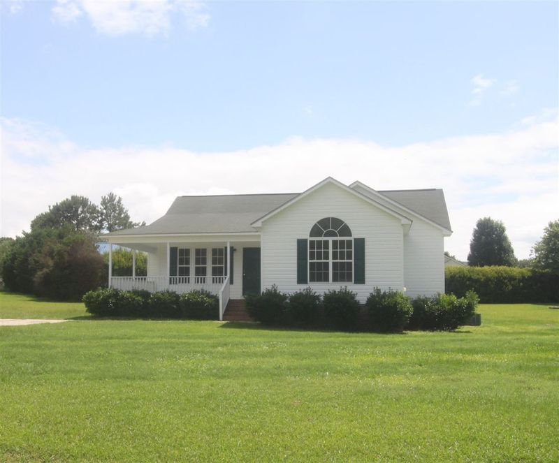 123 Meade Dr, Four Oaks, NC 27524