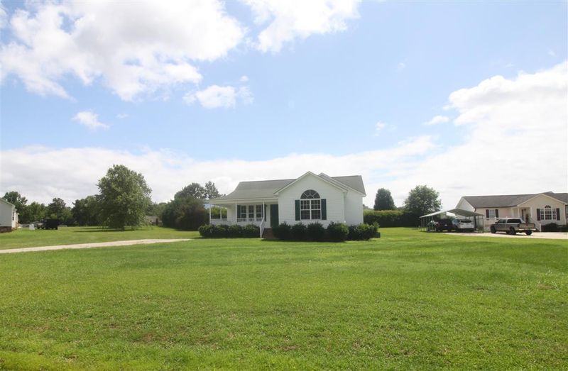 123 Meade Dr, Four Oaks, NC 27524