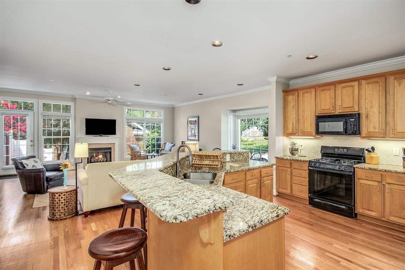 123 Nolen Ln, Chapel Hill, NC 27516