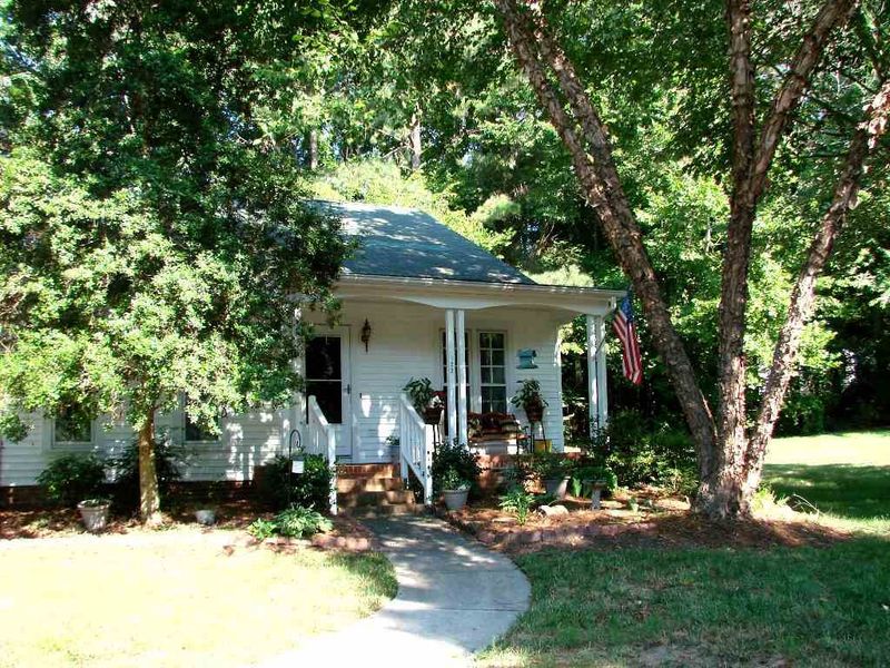123 Planetree Ln, Cary, NC 27511