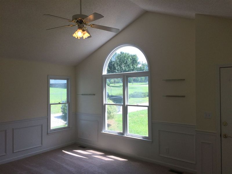 123 Shady Meadow Ln, Clayton, NC 27520