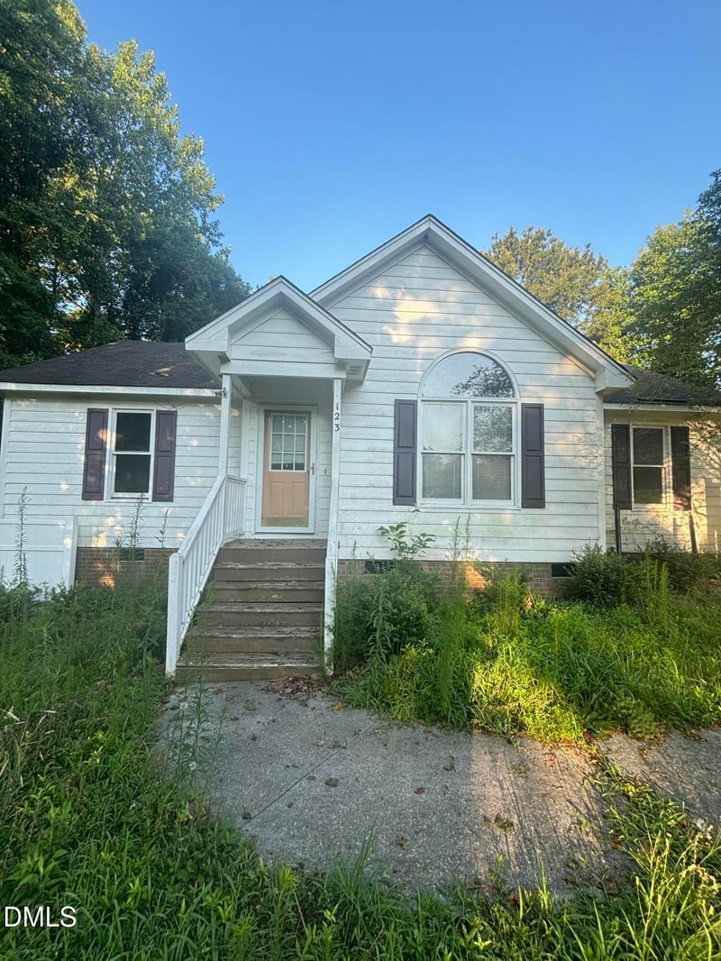 123 Shady Meadows Ln, Clayton, NC 27520