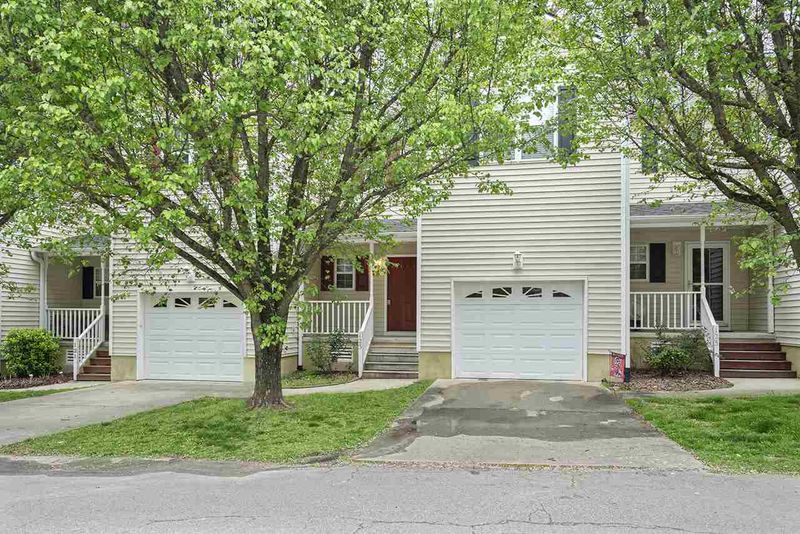 123 Stanopal Dr, Cary, NC 27511