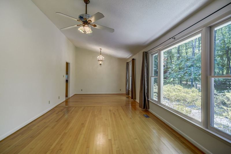 123 Stateside Dr, Chapel Hill, NC 27514