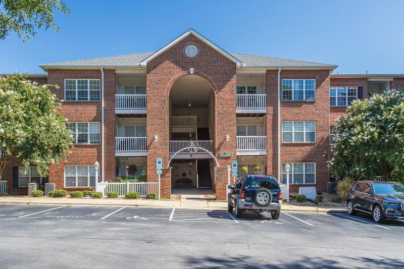 123 Sturbridge Dr #123, Clayton, NC 27520