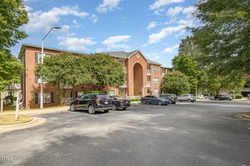 123 Sturbridge Dr, Clayton, NC 27520