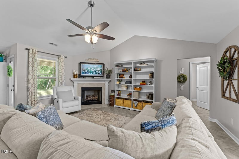 123 Terawood Farm Dr, Willow Springs, NC 27592