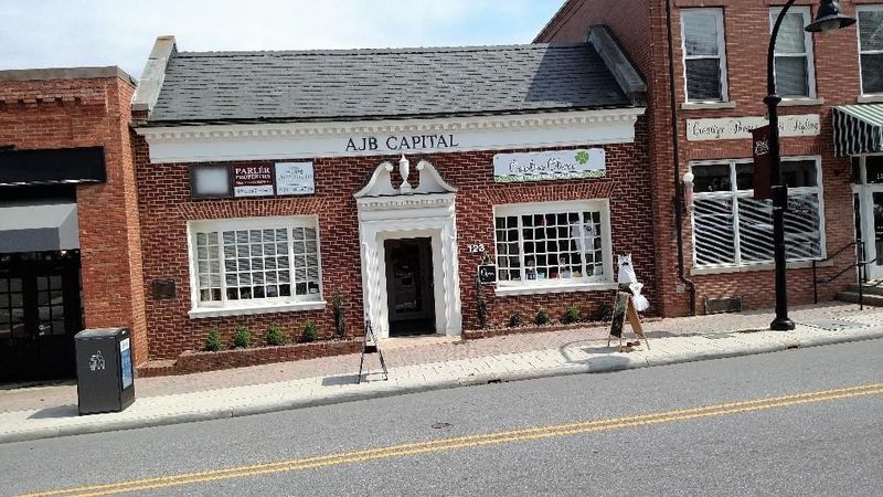 123 S White St, Wake Forest, NC 27587