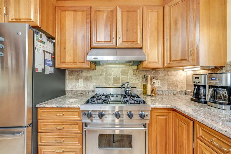 1230 Currituck Dr, Raleigh, NC 27609