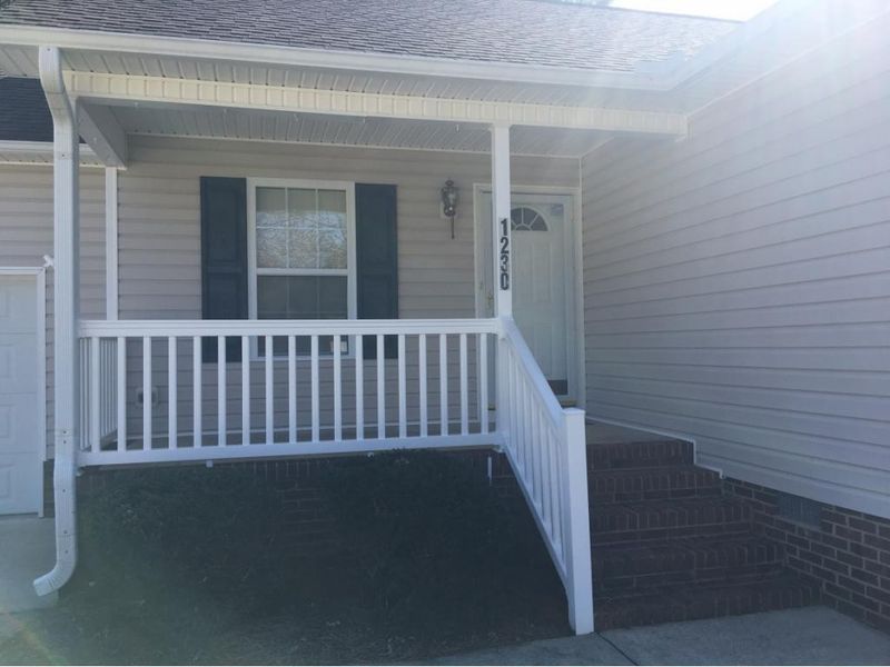 1230 Durham Meadows Dr, Burlington, NC 27217