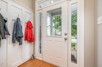 1230 Golden Bluff Ln, Fuquay Varina, NC 27526