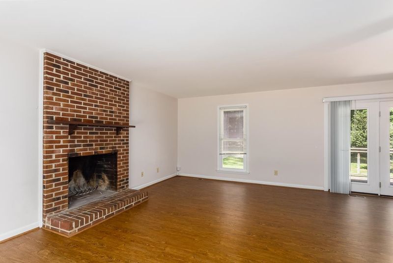 1230 Kilmory Dr, Cary, NC 27511