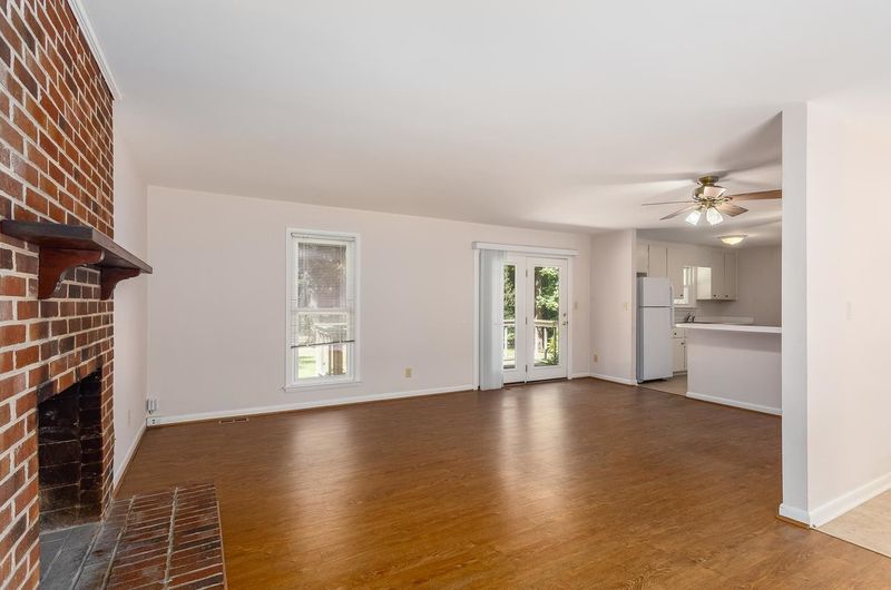 1230 Kilmory Dr, Cary, NC 27511